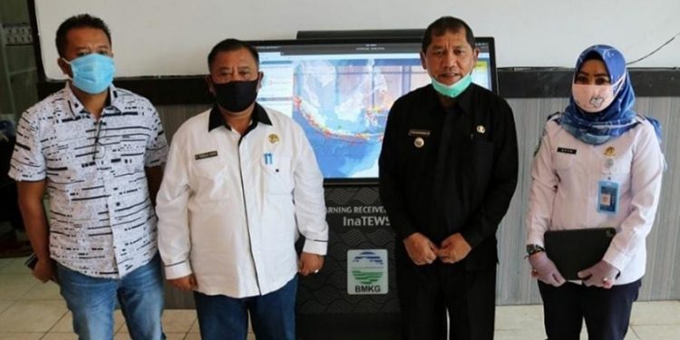 BMKG Pasang Alat Deteksi Dini Gempa Bumi di Kantor Bupati Karo