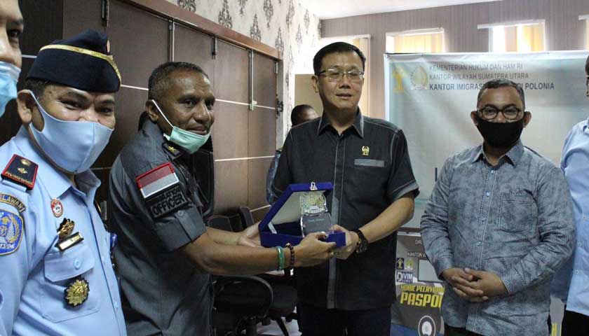 Imigrasi Polonia Terbitkan 91 Paspor di DPRD Medan