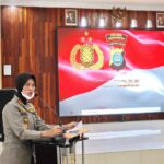 IMG-20211207-WA0058 Kapolres Padangsidimpuan AKBP Juliani Prihartini saat menyampaikan arahannya di acara rakor lintas sektoral.