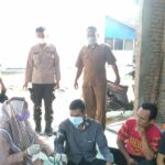IMG-20211207-WA0082 Polsek Pantai Cermin Polres Serdang Bedagai (Sergai) gelar vaksinasi door to door ke rumah-rumah warga di Desa Lubuk Saban, Kecamatan Pantai Cermin, Sumatera Utara, Selasa (07/11/2021).