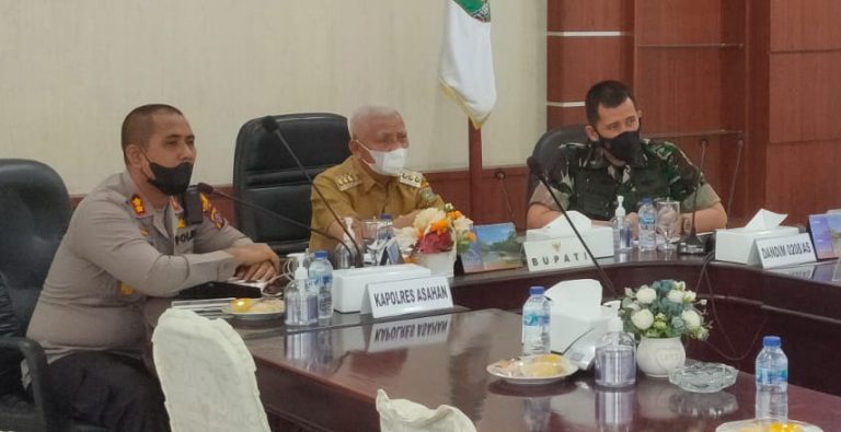 Bupati Asahan Dengarkan Arahan Presiden