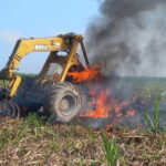 Grab Loader Milik PTPN 2 Kwala Madu Terbakar Saat Panen Tebu