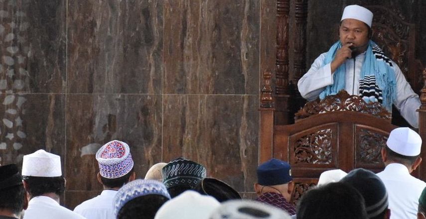 Selesai Dibangun, Wabup Sergai Sholat Perdana di Masjid Al-Ikhlas