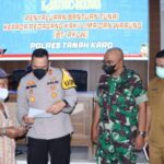 27-Kapolres Karo bantu warga4