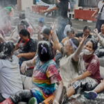 Emak-emak HKBP Seksama dan HKBP Melati ‘Mandi’ Tepung Emak-emak HKBP Seksama dan HKBP Melati ‘Mandi’ Tepung