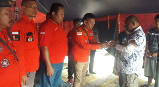 PAC Pemuda Batak Bersatu Santuni Keluarga Korban Kebakaran