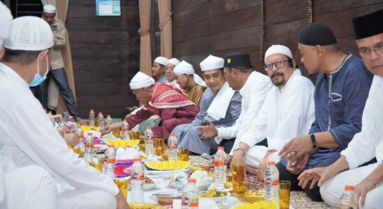 Tuan Guru Babusalam Dukung & Do’akan Afandin Pimpin Langkat