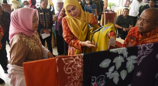 Nawal Lubis Ajak Dekranasda Sumut Tingkatkan Promosi Hasil Kerajinan Daerah