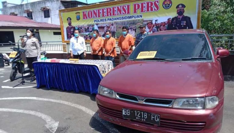 Bandar Narkoba di Padangsidimpuan Barter Mobil Sedan dengan Sabu