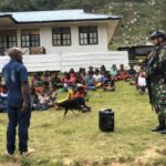 Satgas Yonmek 203/Arya Kemuning Dengarkan Aspirasi Warga Perbatasan