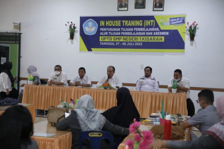 Wabup Asahan Jadi Irup Saat MPLS di SMPN 1 Kisaran