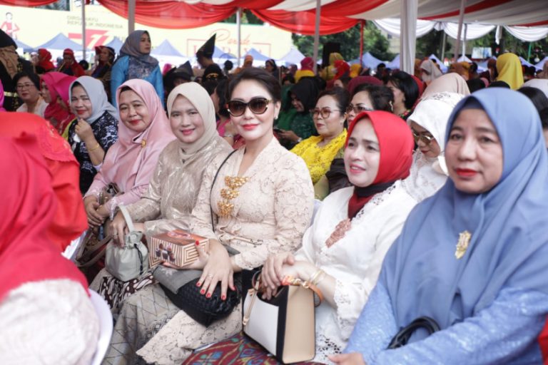 Parade dan Gebyar Berkebaya Nasional, Diikuti PKK dan Ibu-ibu se Sumut