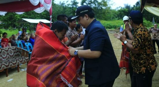 Bupati Samosir Letakkan Batu Pertama Revitalisasi Pasar Tradisional Kecamatan Onan Runggu