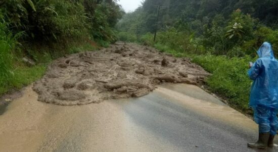 Akibat Banjir Bandang, Jalan Lintas Panyabungan – Natal Lumpuh Total