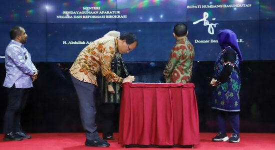 Menteri PANRB Abdullah Azwar Anas Resmikan MPP Kabupaten Humbang Hasundutan
