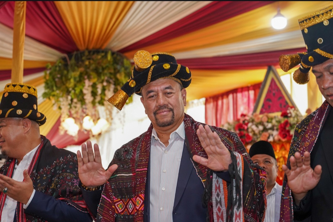 Tortor Bupati Batu Bara Pikat Perhatian: Pengetua Adat Padang Lawas Sebut Baharuddin Siagian Pemimpin Berakar Budaya