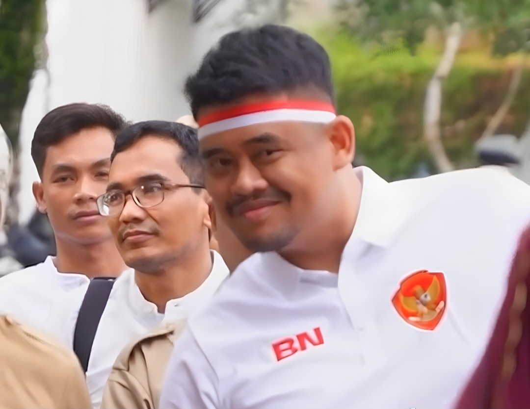 Di Tengah Padat Agenda HUT RI, Bobby Nasution Tetap Hadir sebagai Pemimpin dan Ayah: Dampingi Anak-Anaknya di Karnaval