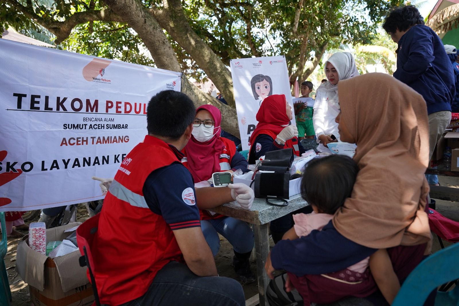 Relawan BUMN Peduli Telkom Indonesia Hadir di Desa Menang Gini Aceh Tamiang, Dukung Pemulihan Kesehatan, Sanitasi, dan Psikososial Masyarakat