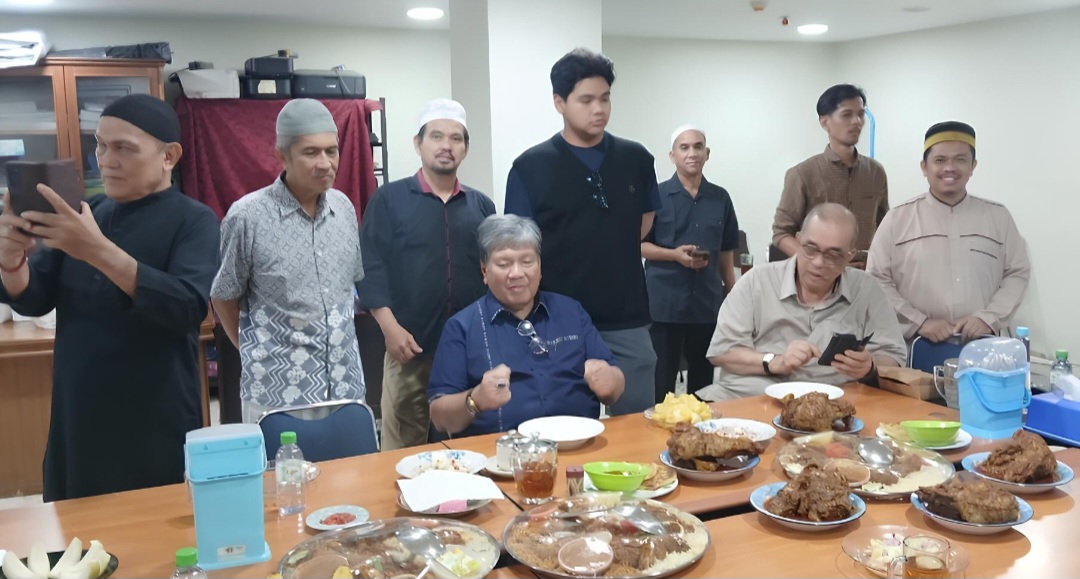 Buka Puasa Sunah Senin Terakhir 2025 di Masjid Agung Medan Penuh Syukur
