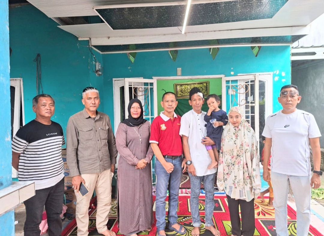 Wujudkan Solidaritas, Pewarta Polrestabes Medan Takziah ke Kediaman Redaktur Sumut24