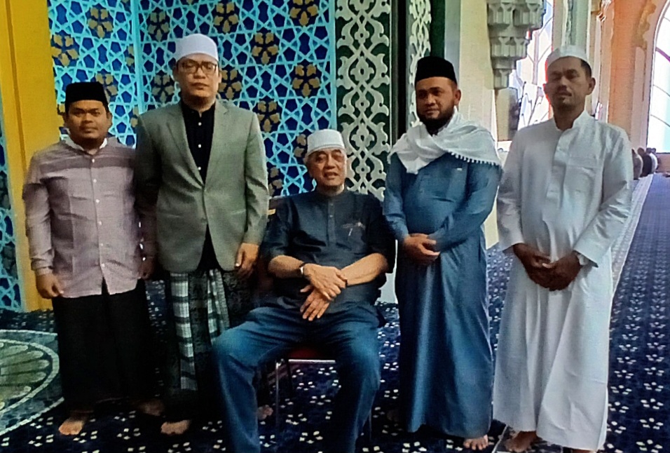 Khutbah Jumat di Masjid Agung Medan: Senator Dedi Iskandar Serukan Persatuan  Umat di Tengah Perbedaan