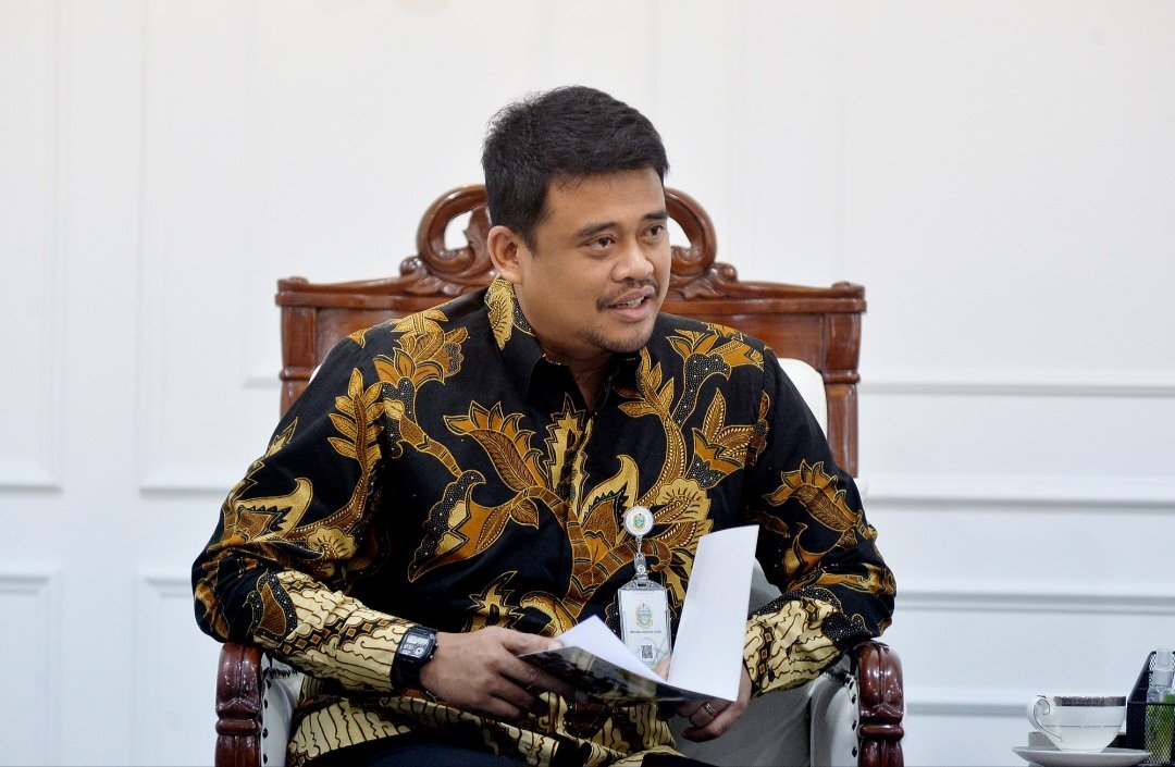 Bobby Nasution Sigap Atasi Kendala Kepulangan Kontingen Pesparawi Sumut, RE Nainggolan: Bentuk Kepedulian yang Luar Biasa