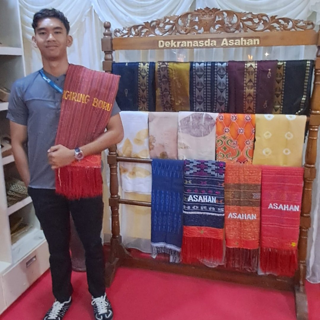 Sepatu Bunut hingga Kerupuk Kulit Pisang Jadi Primadona di Paviliun Pemkab Asahan PRSU ke-50