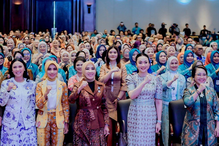Kahiyang Ayu Hadiri Rakor Penguatan Tata Kelola Dekranasda, TP PKK, dan Posyandu di Jakarta