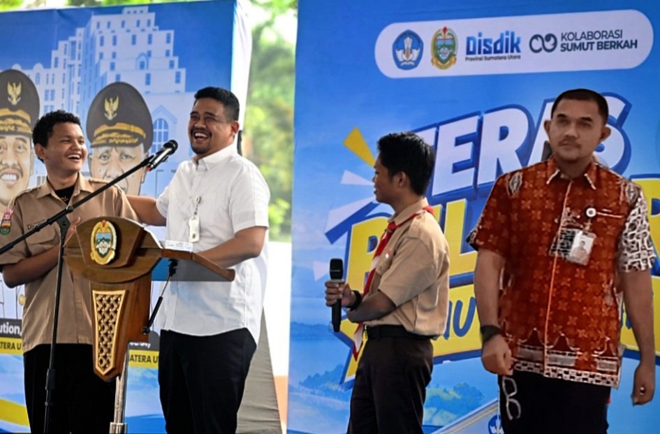 Alex Sinulingga Bikin Bobby Nasution Tertawa Lepas, Teras Pelajar Sumut Berkah Spektakuler